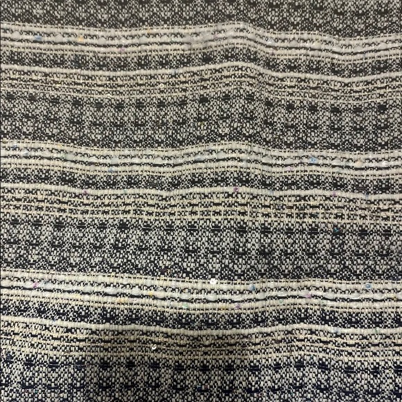 New Chic skirt medium with tag - Picture 5 of 12